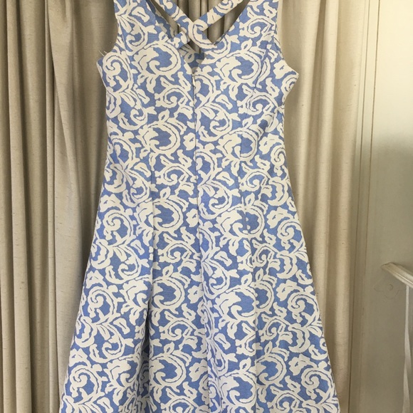 Dresses - Picture 3 of 4